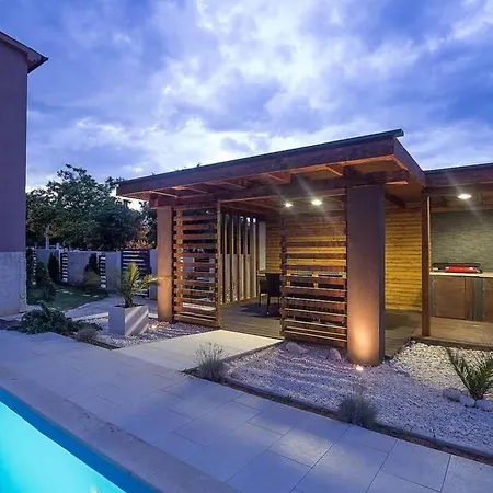 Ferienvilla 'villa Nikolina' Mit Privatem Pool By Interhome *