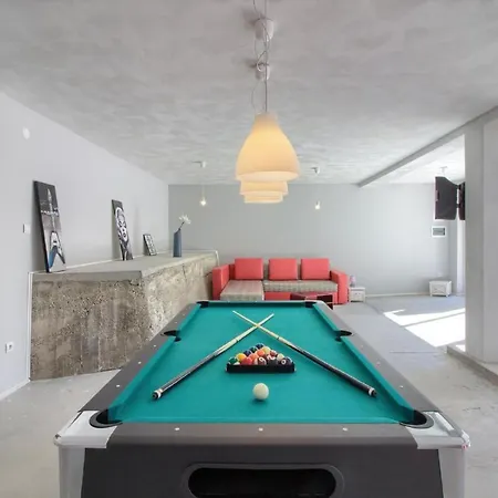 Ferienvilla 'villa Nikolina' Mit Privatem Pool By Interhome