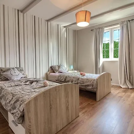 Vakantiehuis Ferienvilla 'villa Nikolina' Mit Privatem Pool By Interhome