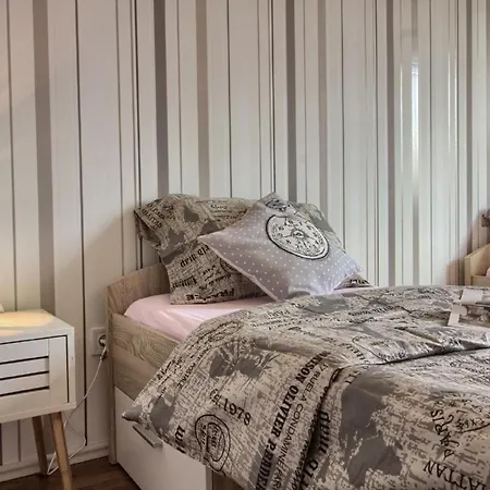 Ferienvilla 'villa Nikolina' Mit Privatem Pool By Interhome Šišan