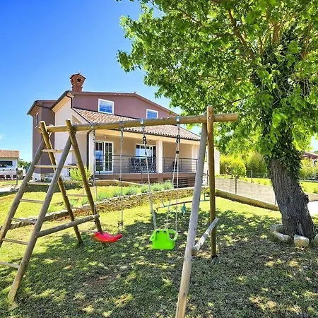 Vakantiehuis Ferienvilla 'villa Nikolina' Mit Privatem Pool By Interhome Šišan