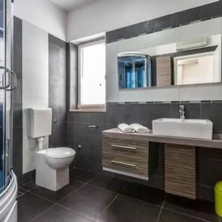 Ferienvilla 'villa Nikolina' Mit Privatem Pool By Interhome Vakantiehuis Šišan