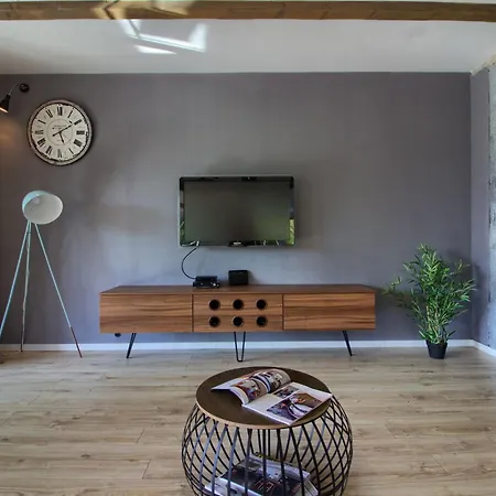 Ferienvilla 'villa Nikolina' Mit Privatem Pool By Interhome Vakantiehuis Šišan