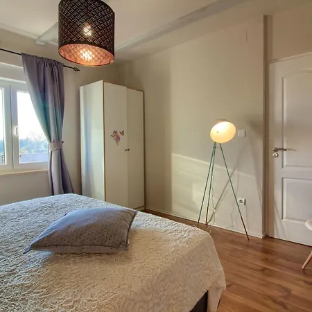 Ferienvilla 'villa Nikolina' Mit Privatem Pool By Interhome Vakantiehuis