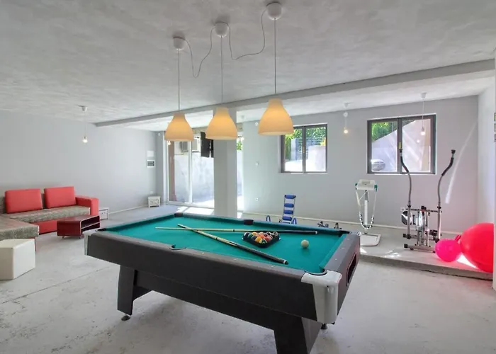 Ferienvilla 'villa Nikolina' Mit Privatem Pool By Interhome Hébergement de vacances Šišan