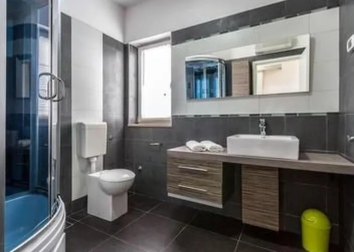 Ferienvilla 'villa Nikolina' Mit Privatem Pool By Interhome Hébergement de vacances Šišan