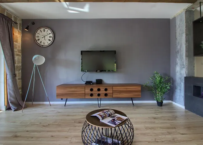 Ferienvilla 'villa Nikolina' Mit Privatem Pool By Interhome Hébergement de vacances Šišan