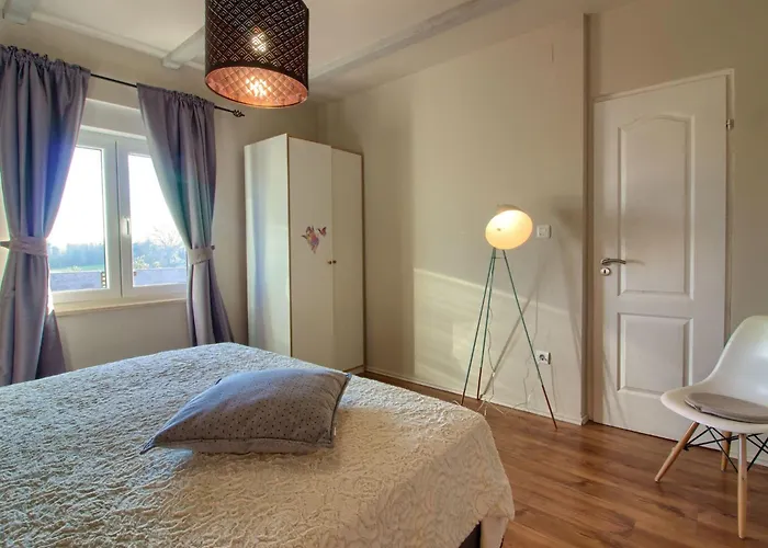 Ferienvilla 'villa Nikolina' Mit Privatem Pool By Interhome Hébergement de vacances